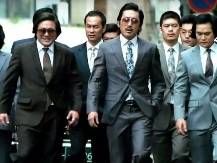 Yakuza caminando