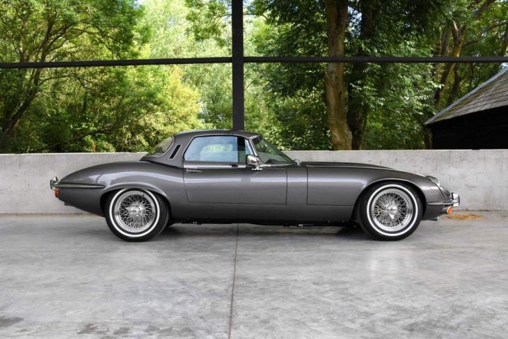 Jaguar E-Type V12 lateral