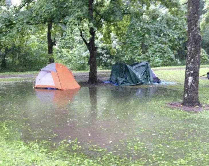 peor día campamento