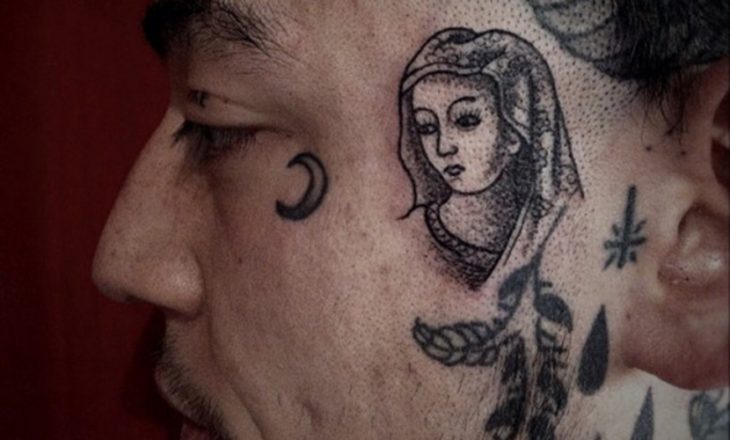 Tatuaje en el rostro