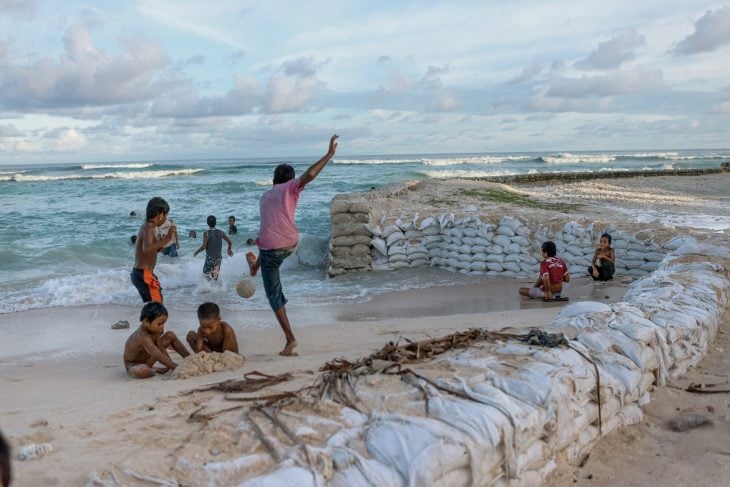 Niños en Kiribati