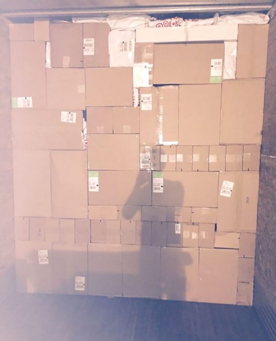 cosas que caben en otras cajas apiladas