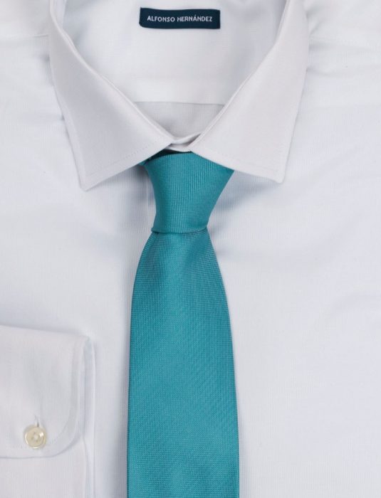 nudo corbata medio windsor