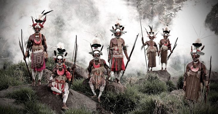 Tribu Likekaipia en el pueblo de Ponowi, Montañas Jalibu, Papua Nueva Guinea