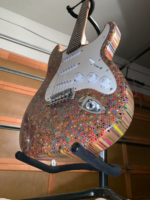 guitarra de 1200 colores