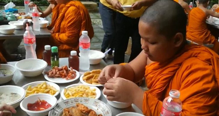 Monjes en Tailandia