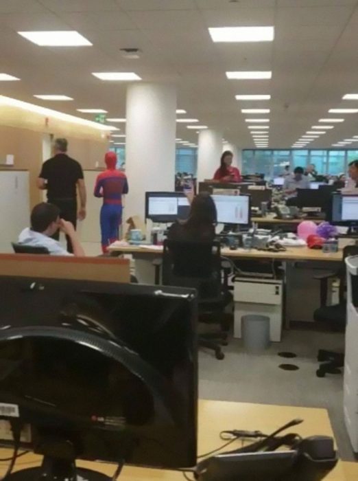 Spider Man en la oficina