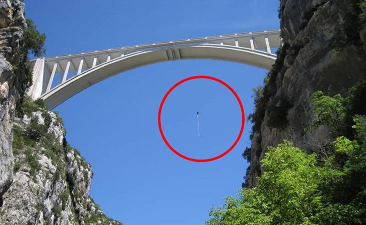 hombre supera a su ex viajando ian usher bungee