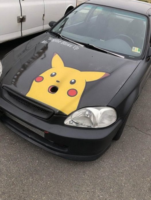 autos modificados feos pikachu