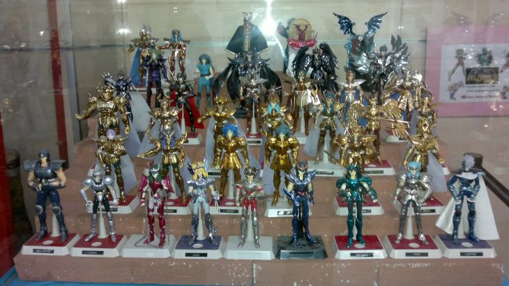 caballeros del zodiaco figuras