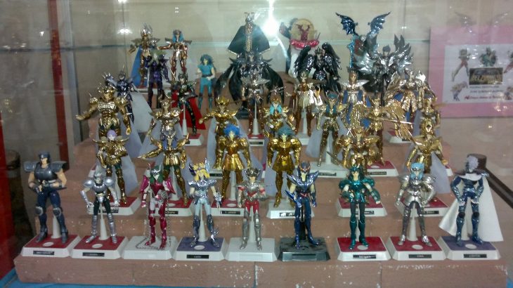 caballeros del zodiaco figuras