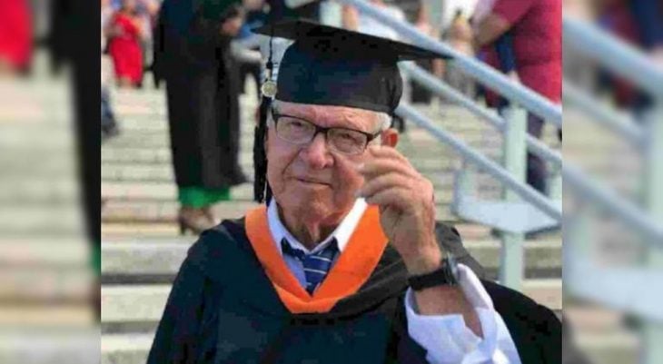 abuelito graduado