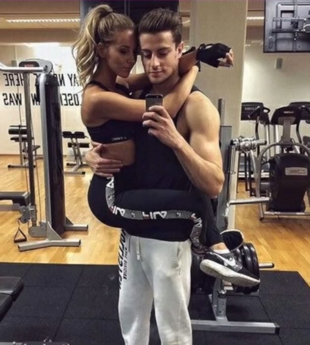 pareja gym