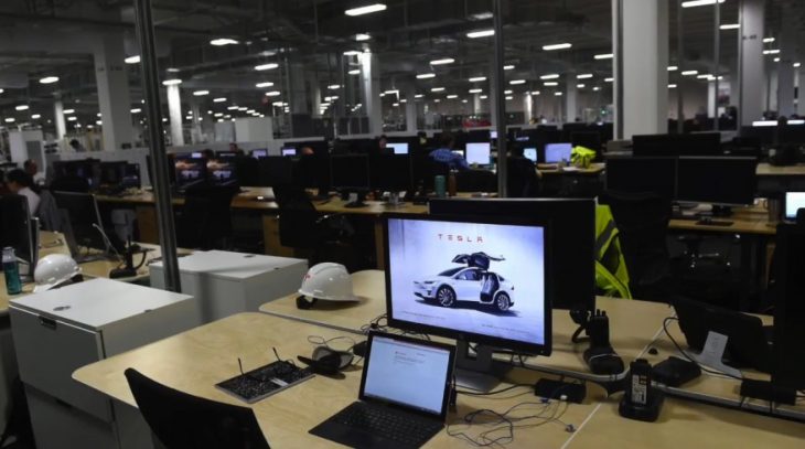 tesla oficinas