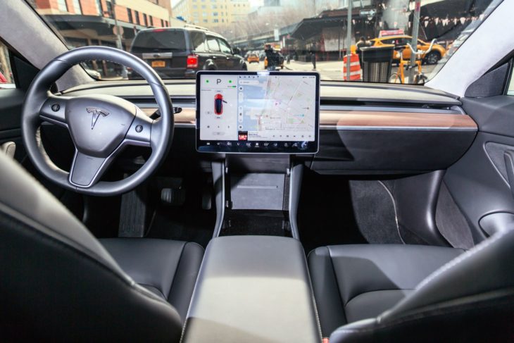 interior de un tesla