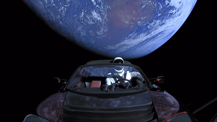 tesla en el espacio