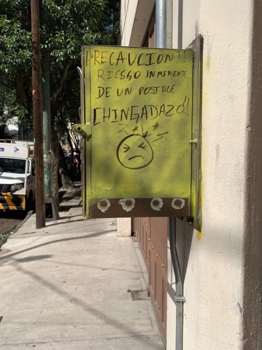 frases escritas en paredes o autos