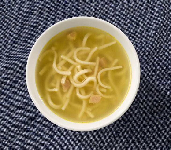 sopa de fideos