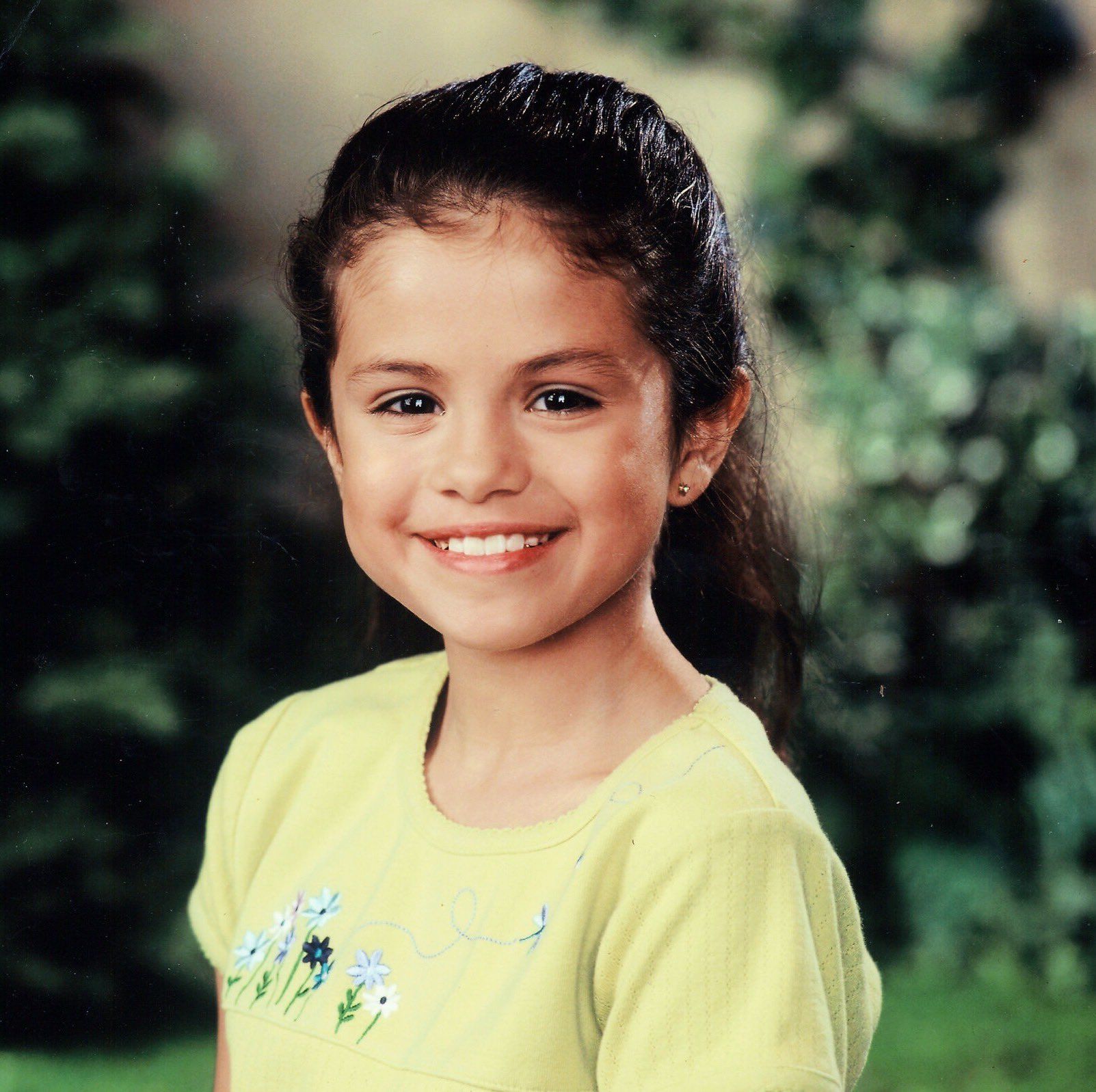 Селен маленький. Selena Gomez в детстве.