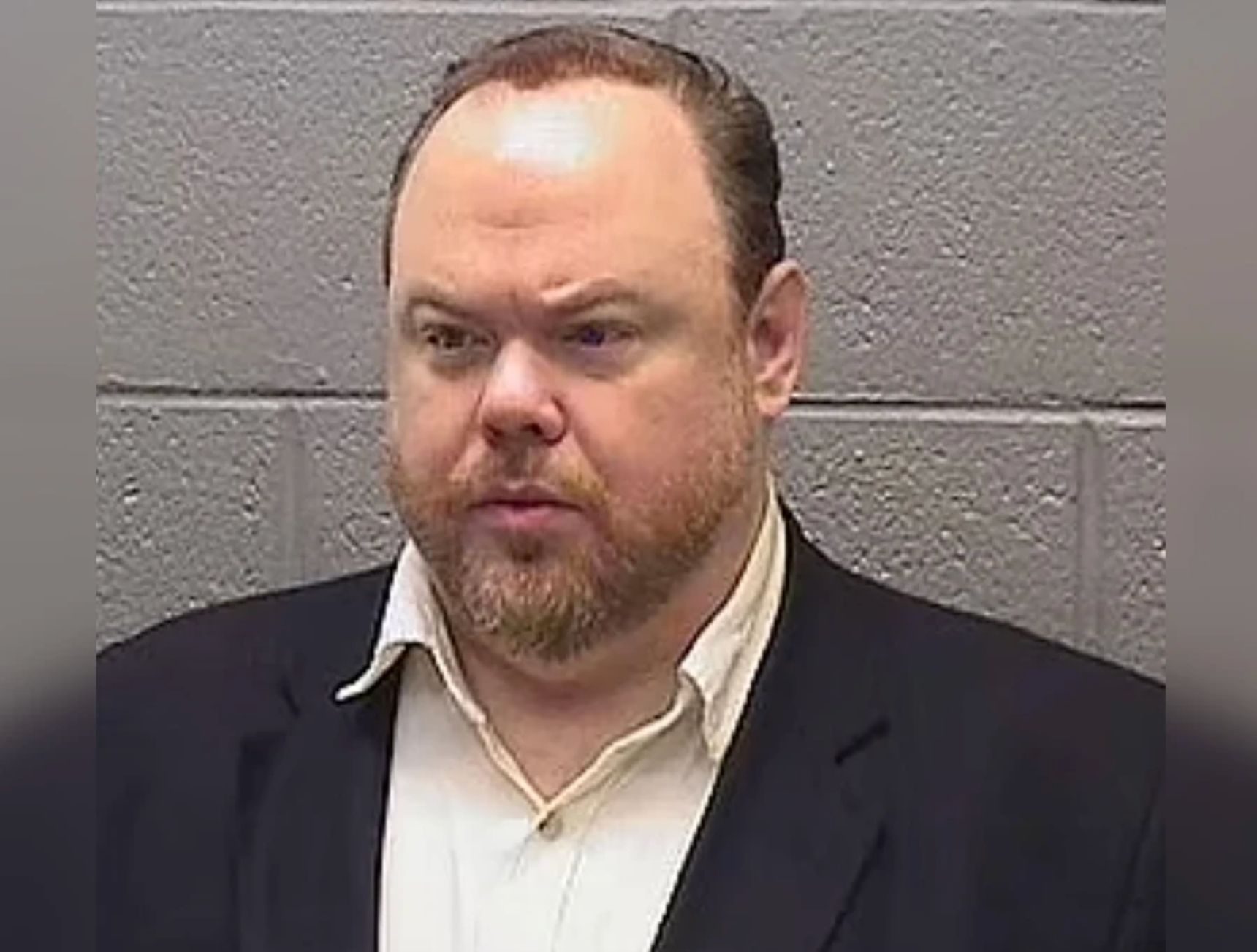 Devin Ratray es acusado de golpear y asfixiar a su pareja