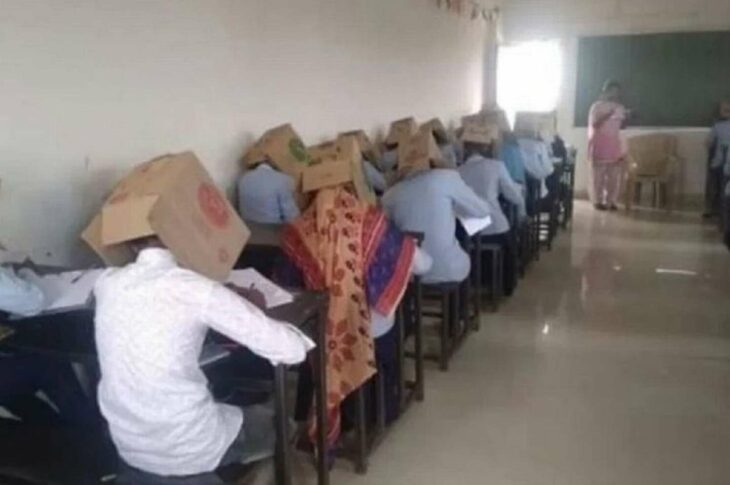 Estudiantes con cajas