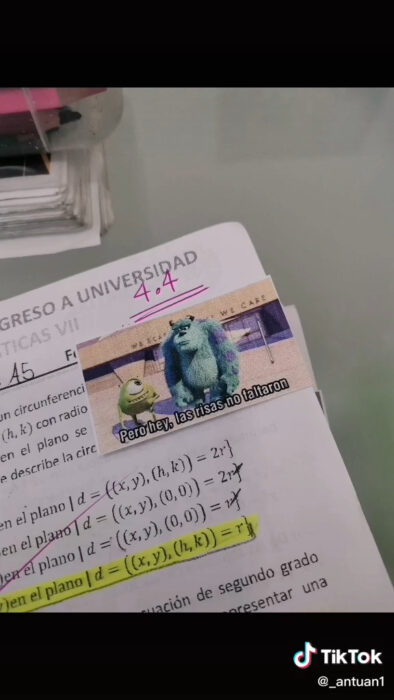 Exament con cuatro punto cuatro de calificación profe antuan meme de Monsters inc pero las risas no faltaron