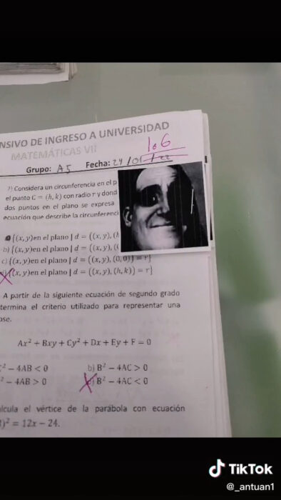 Examen con 1 punto 6 profe antuan mister increíble señor incredible pasmado periódico