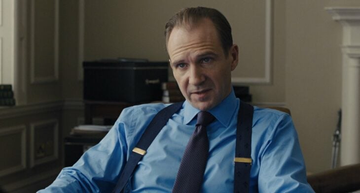 Ralph Fiennes como Mallory en el 007