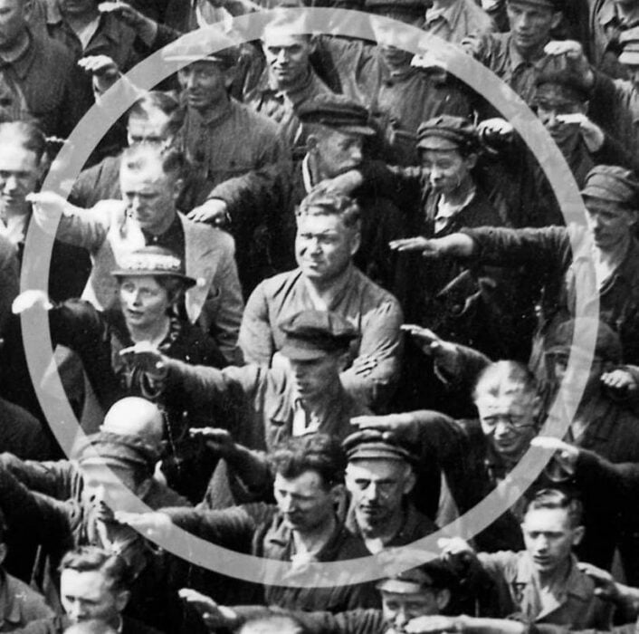 Landmesser no saluda