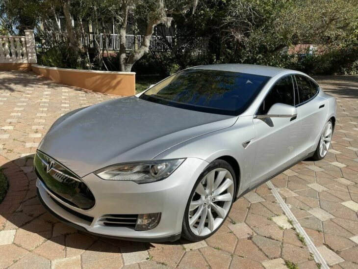 Tesla modelo S 2012