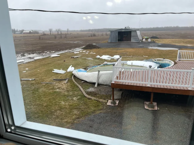 Piscina destruida