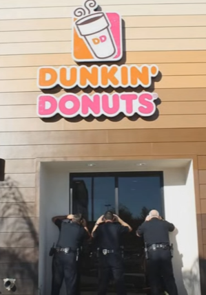 De policías y donas 