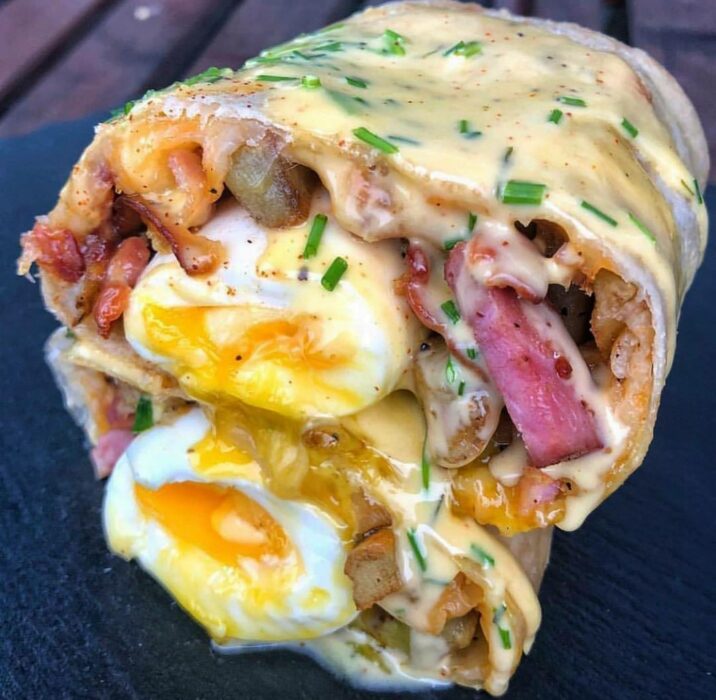 Burrito de huevos benedictinos