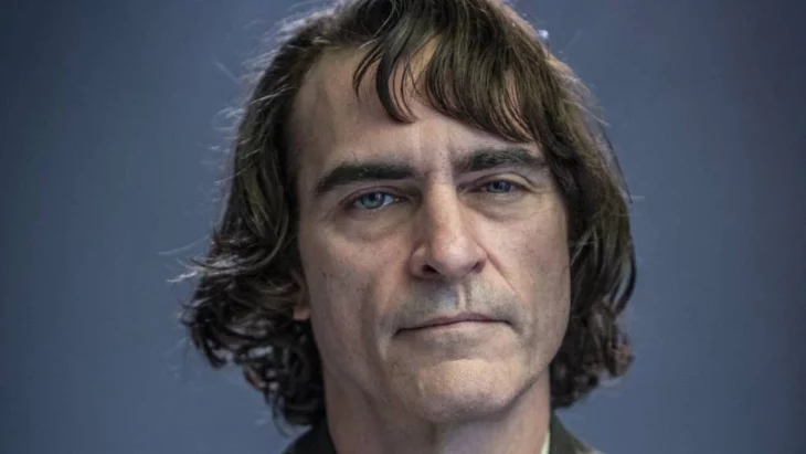 Joaquin Phoenix preparado para hacer maldades como el joker