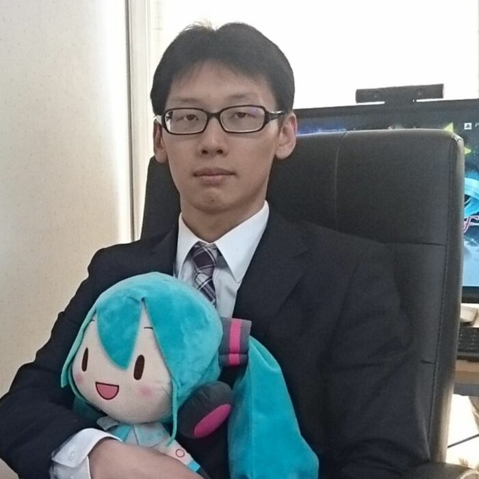 Akihiko Kondo y Miku