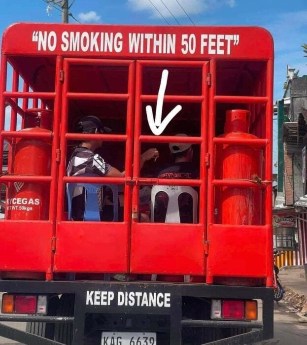 No fumar a menos de 50 pies