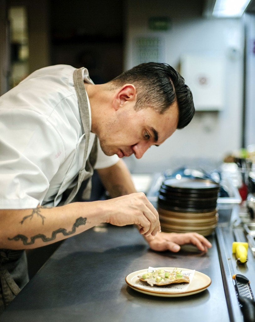 'No sabía que tragar gratis es trabajar': conflicto entre 'influenciadora' colombiana y chef mexicano