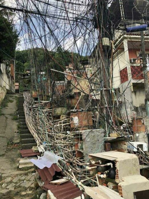 Favelas agua y luz