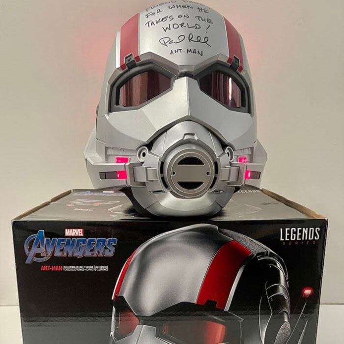 Casco de Ant-Man firmado por Paul Rudd