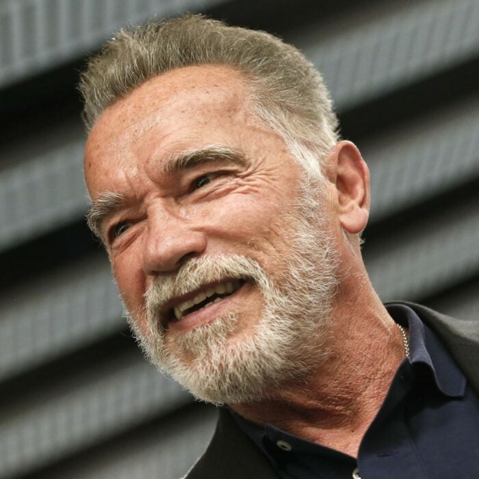 Schwarzenegger riendo