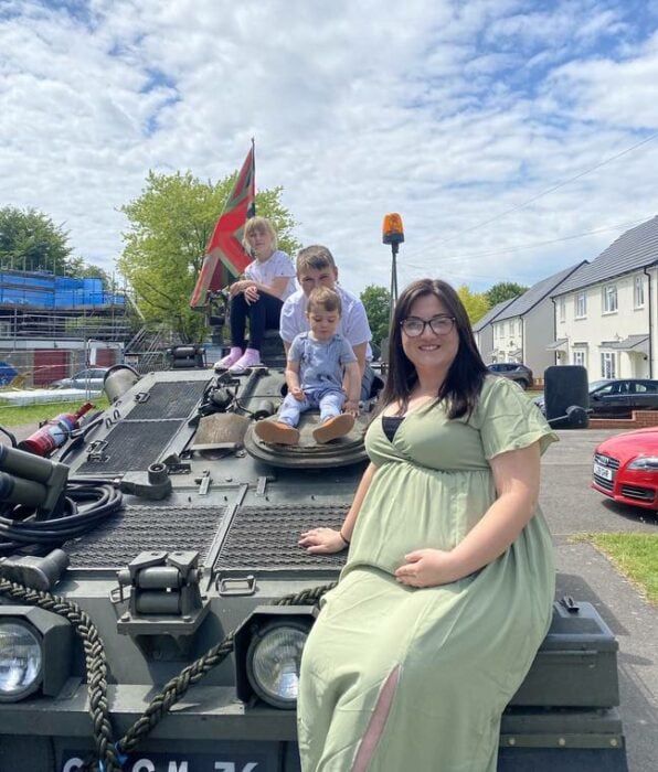 La familia y su tanque