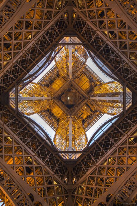 Mirada íntima a la Torre Eiffel