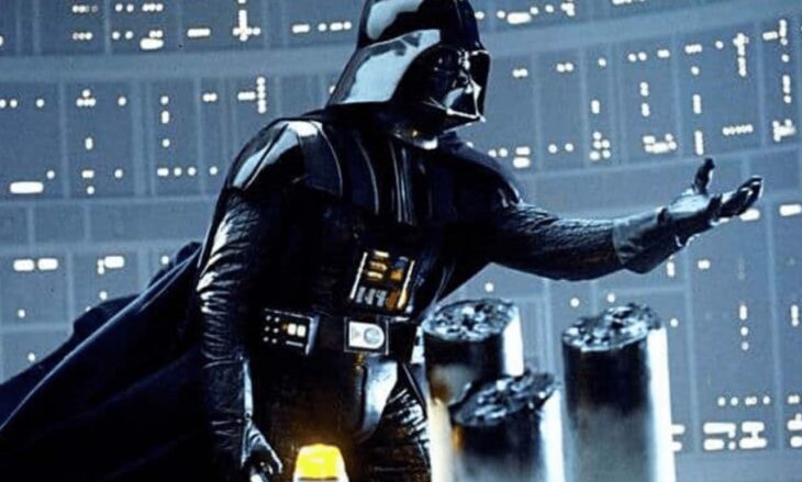 Darth Vader explicando