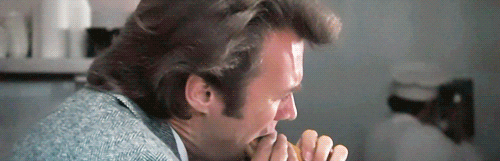 Clint Eastwood comiendo