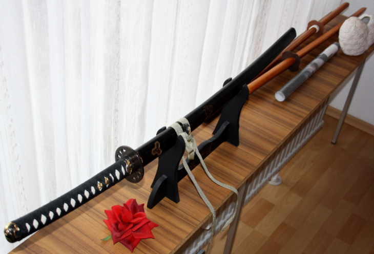 Katana y rifle segunda guerra mundial