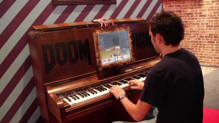 Piano con DOOM