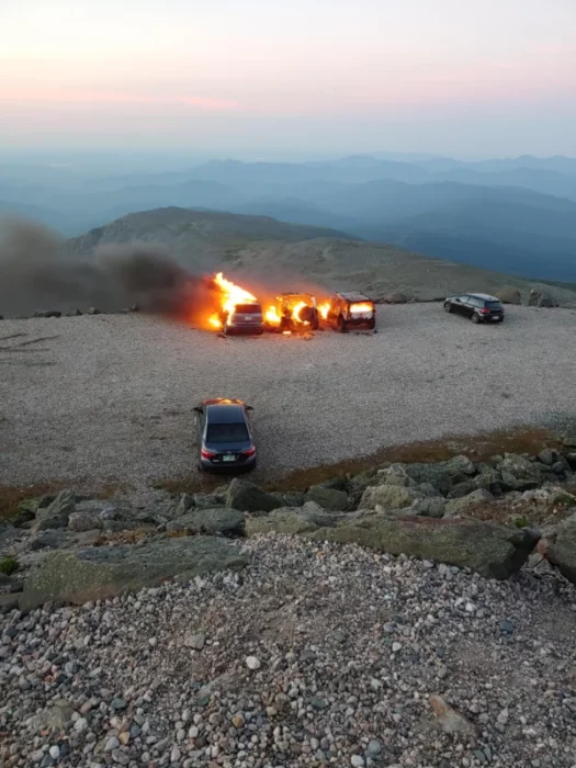 Viento compartiendo fuego del Jeep