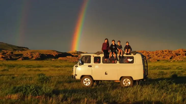 Lanzándose a la avenura van y arcoiris