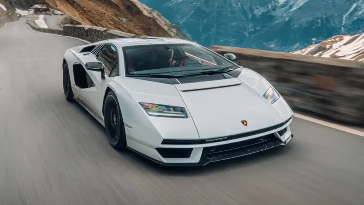 Lamborghini Countach 2022