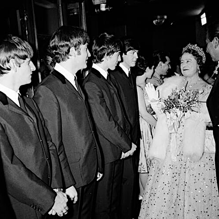 La reina y los Beatles